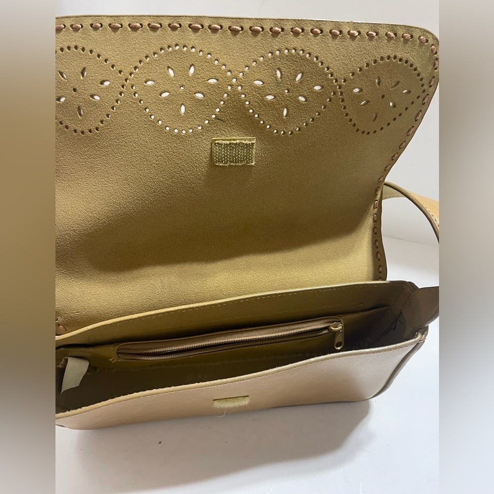 Chic Brown Leather Shoulder Bag - Picture 3 of 4